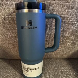 Stanley Quencher 30oz H2.0 Tumbler in Spruce slightly scratched